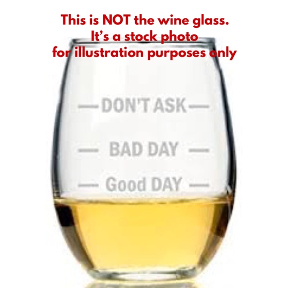 ❌𝕊𝕆𝕃𝔻❌ Set of 4 Humorous Stemless Wine Glasses - Picture 4 of 9